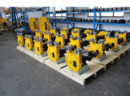 巨欣軟管泵在工業廢水處理中輸送高粘稠液體混合物